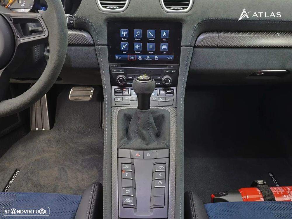 Porsche 718 Cayman GT4 RS - 12