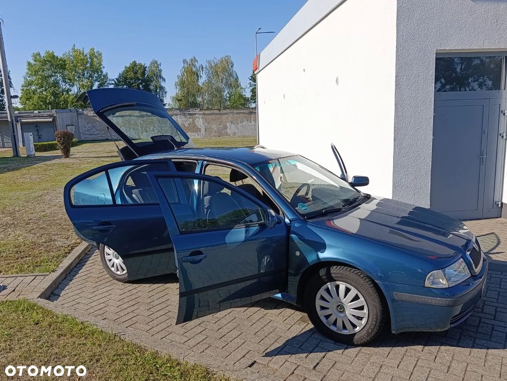 Skoda Octavia 1.8T Elegance - 9