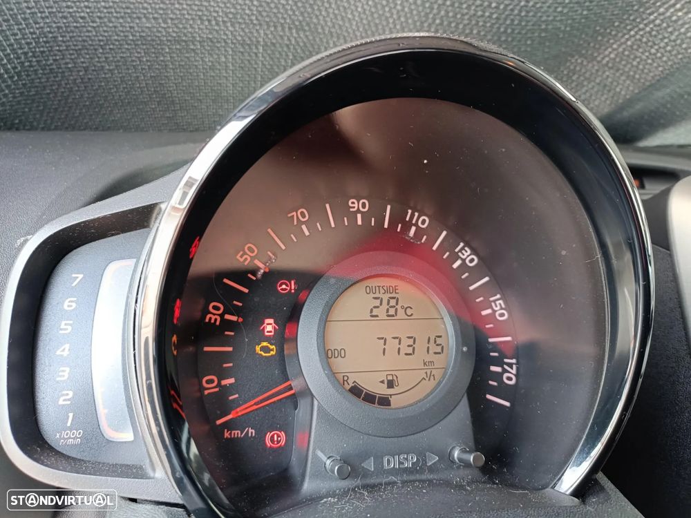 Citroën C1 1.0 VTi Feel S&S - 9