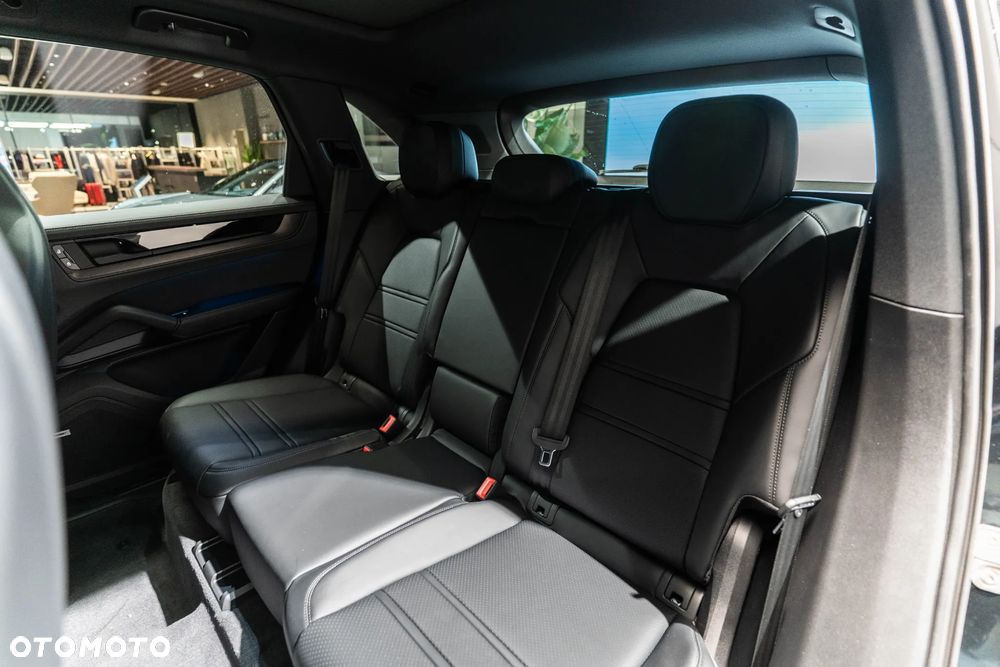Porsche Cayenne E-Hybrid PHEV Black Edition - 12