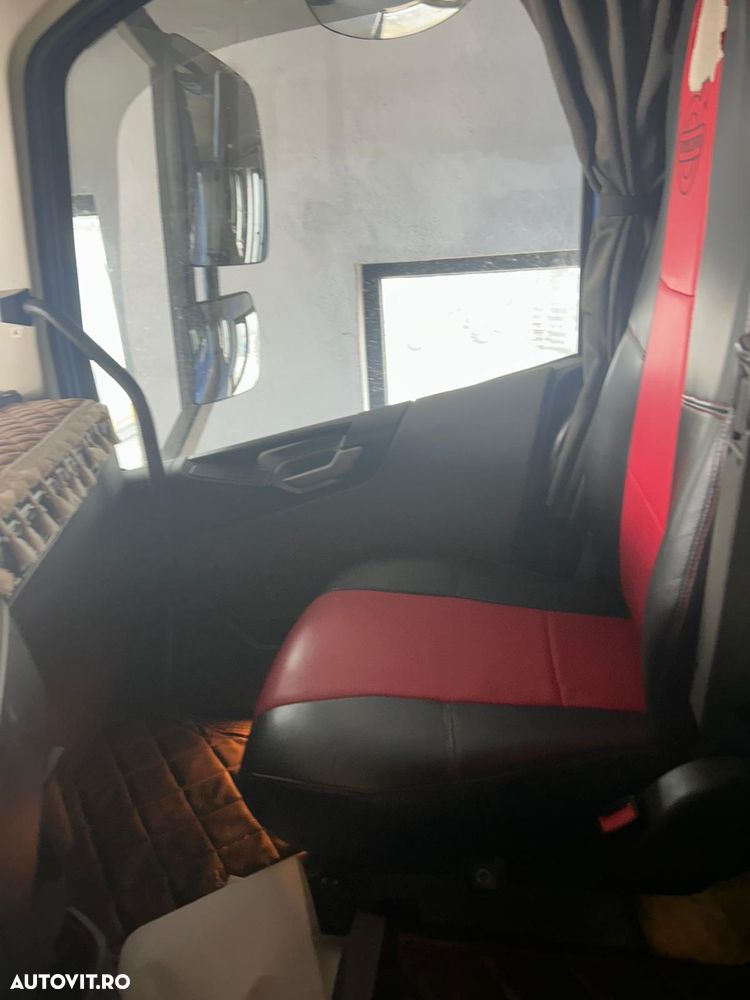 Volvo - 7