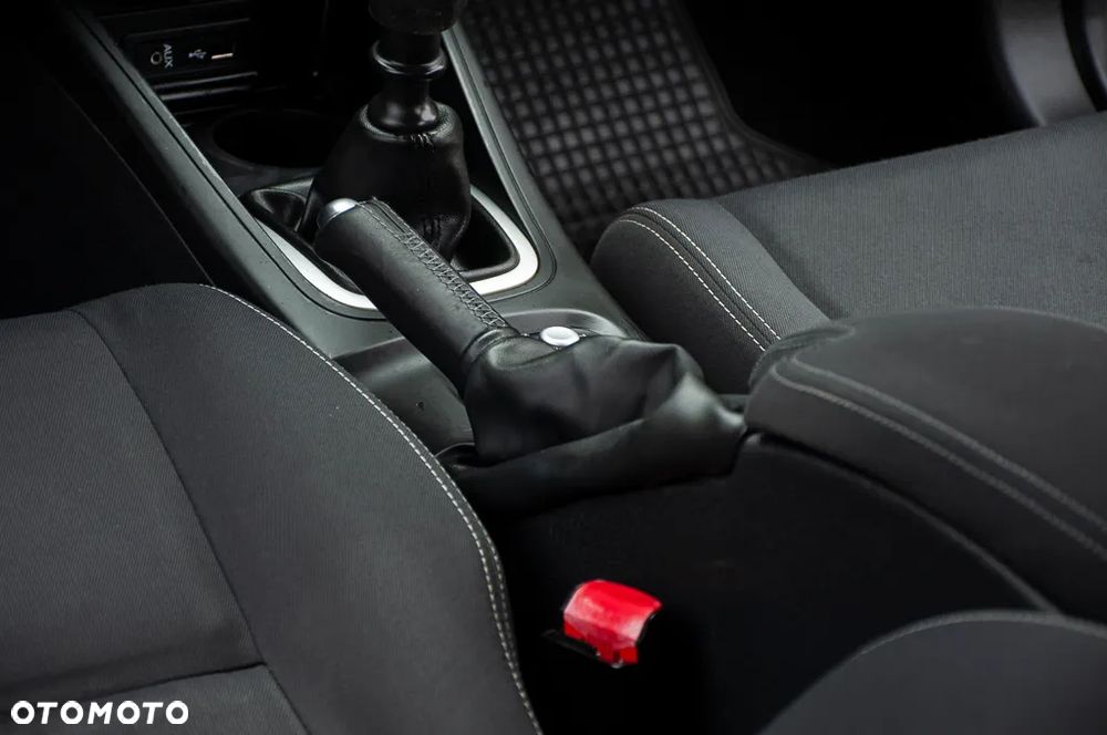 Renault Megane TCe 180 Dynamique - 23