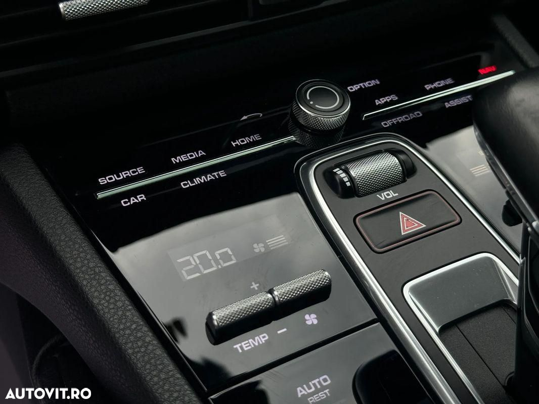 Porsche Cayenne - 19