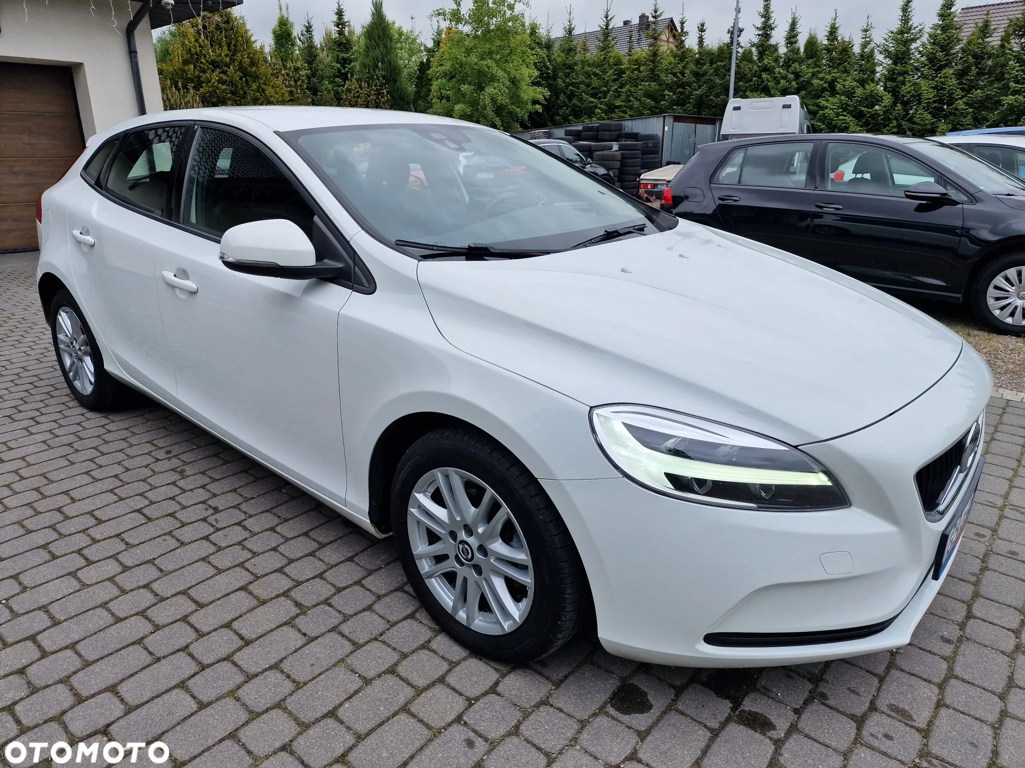 Volvo V40 D2 Drive-E Momentum - 10