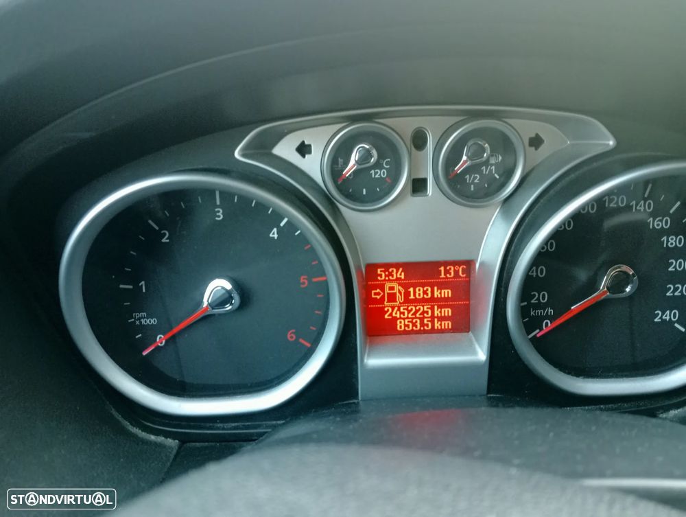 Ford Focus SW 1.6 TDCi Titanium - 9