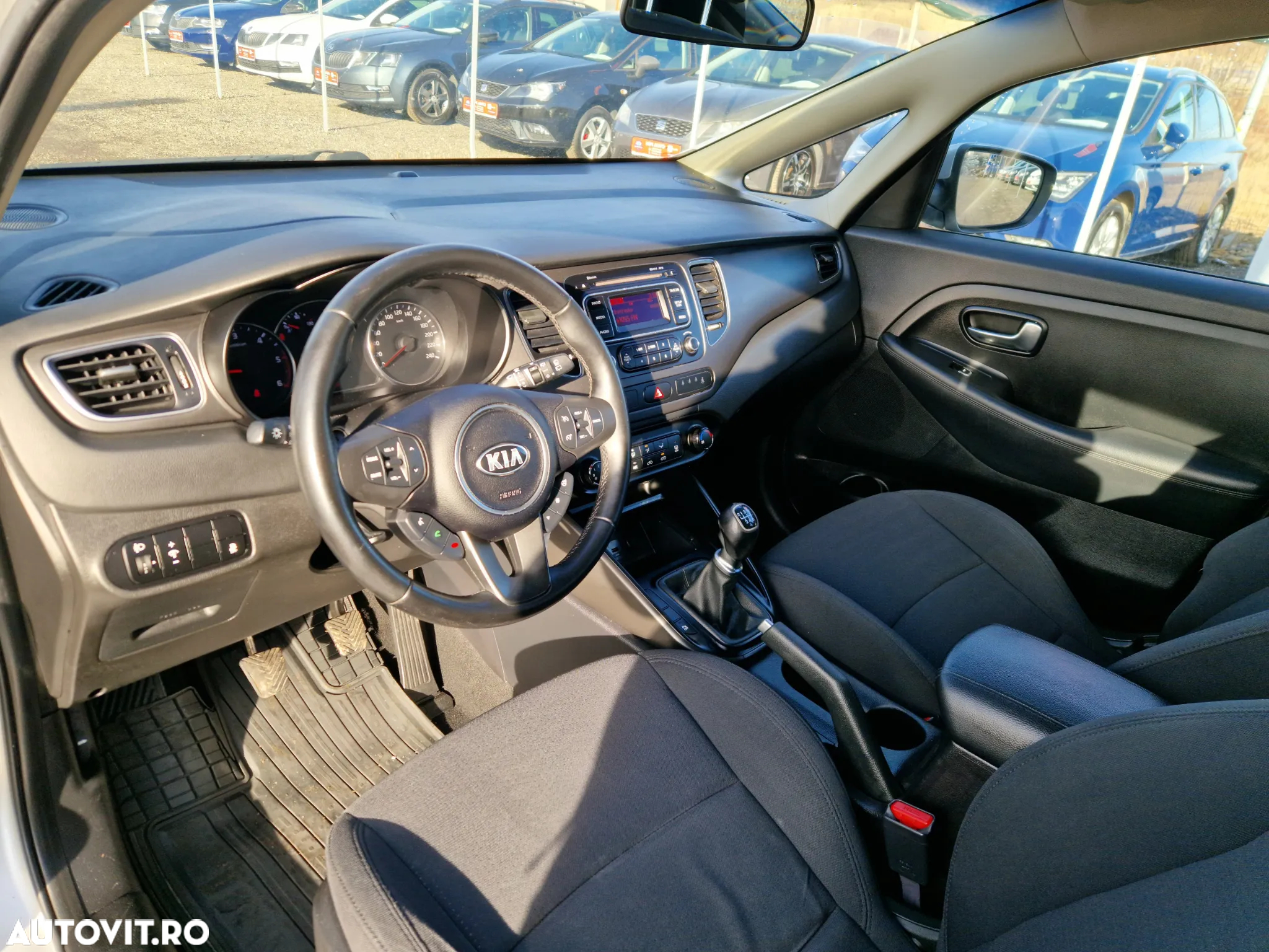 Kia Carens 1.7 CRDi 115 Dream-Team Edition - 12