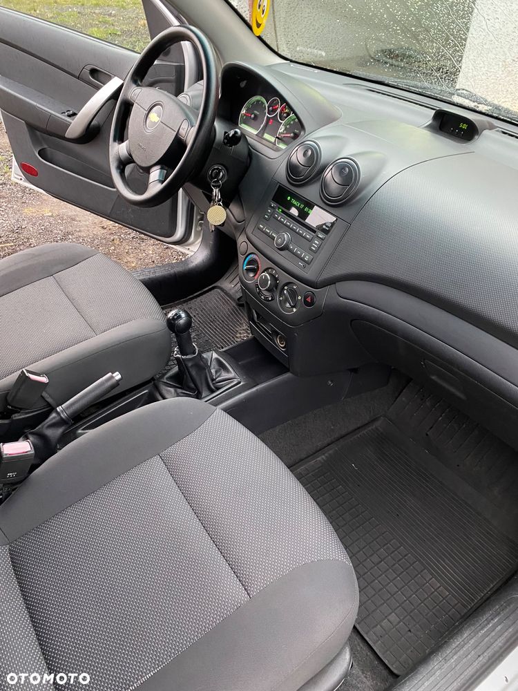 Chevrolet Aveo 1.2 16V Base (air4) - 9