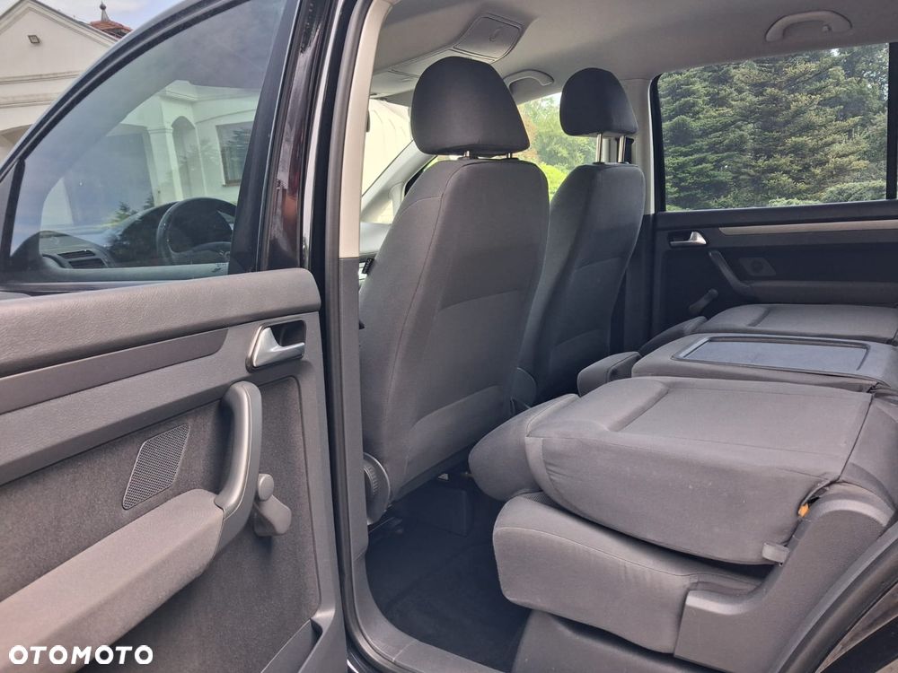 Volkswagen Touran - 20