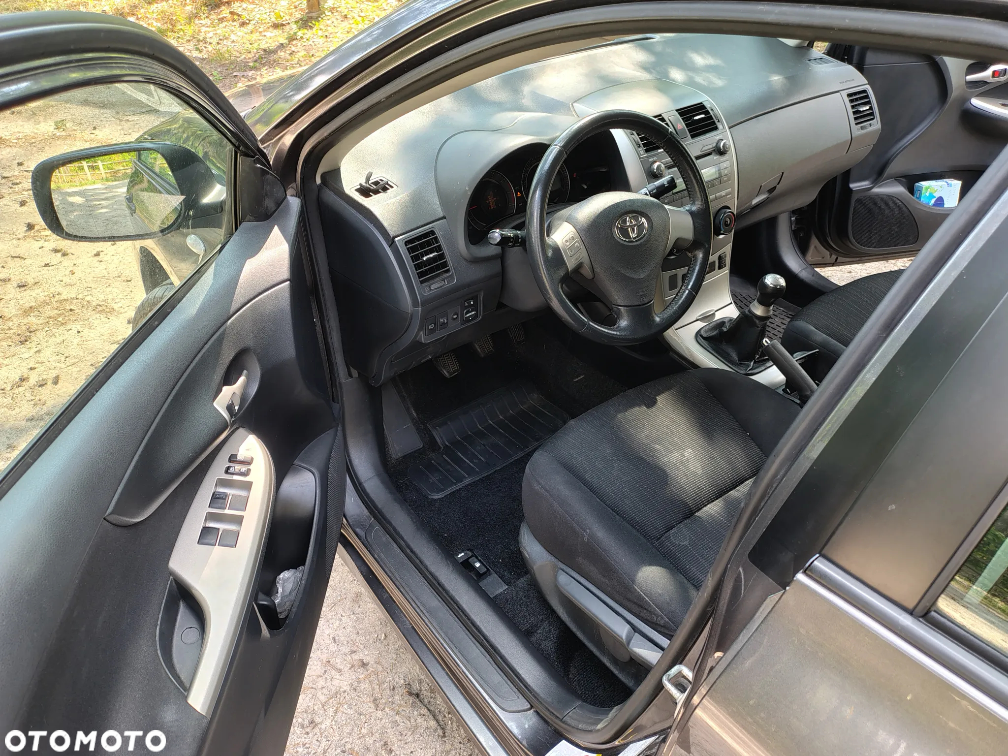 Toyota Corolla - 14