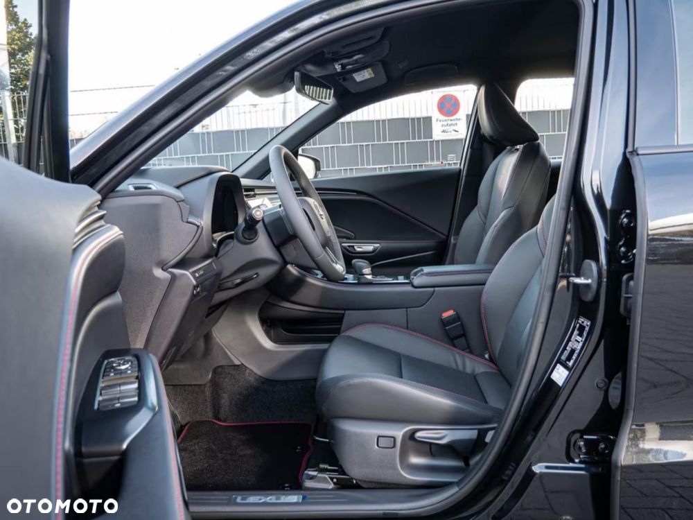 Lexus LBX 1.5 Hybrid - 10