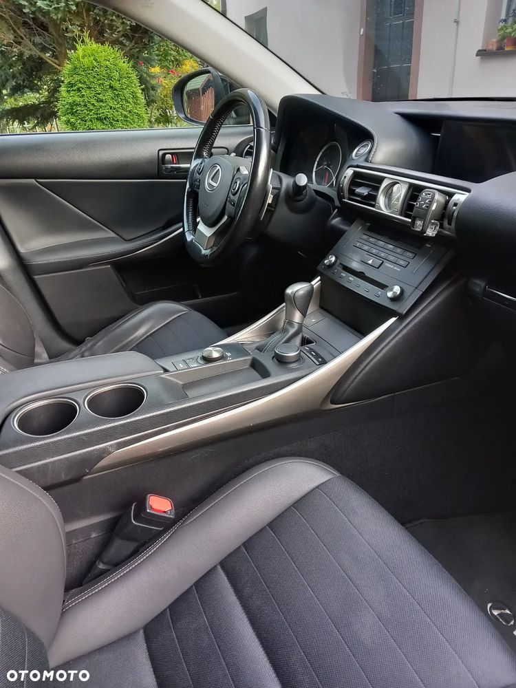 Lexus IS 200t Elite - 4