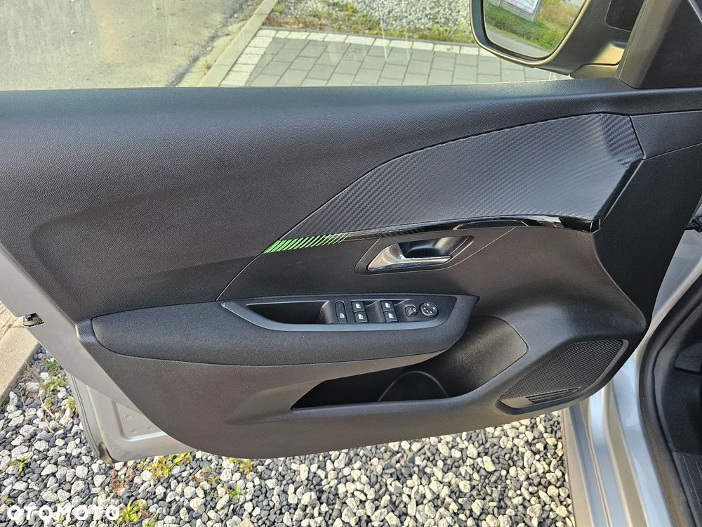 Peugeot 208 - 17