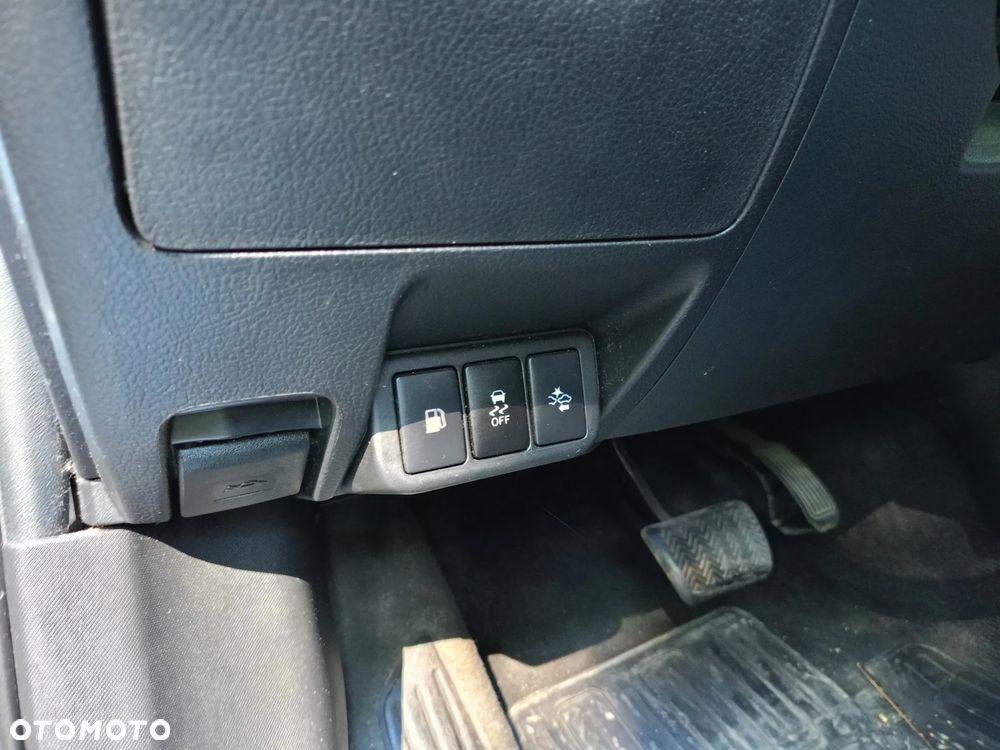 Toyota Avensis 2.0 Premium MS - 19