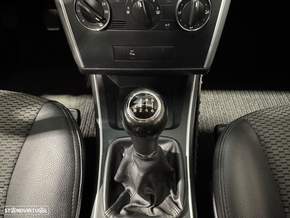 Mercedes-Benz B 180 CDI - 15