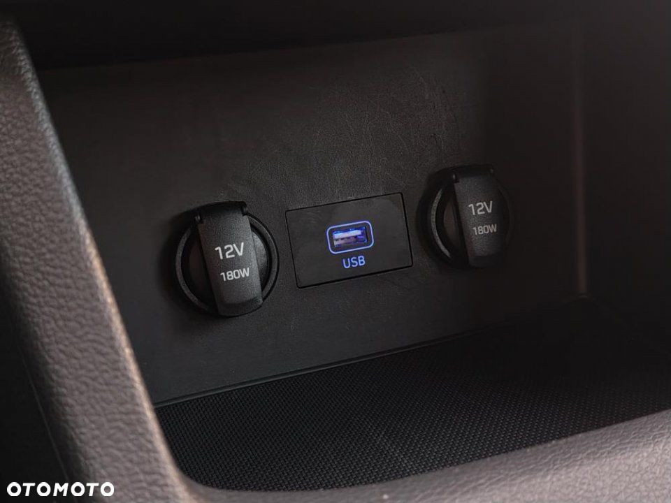 Hyundai i30 1.5 DPI Classic + - 26