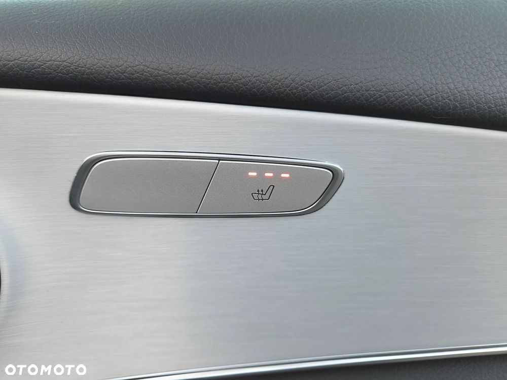 Mercedes-Benz Klasa E 220 d T 9G-TRONIC AMG Line - 32