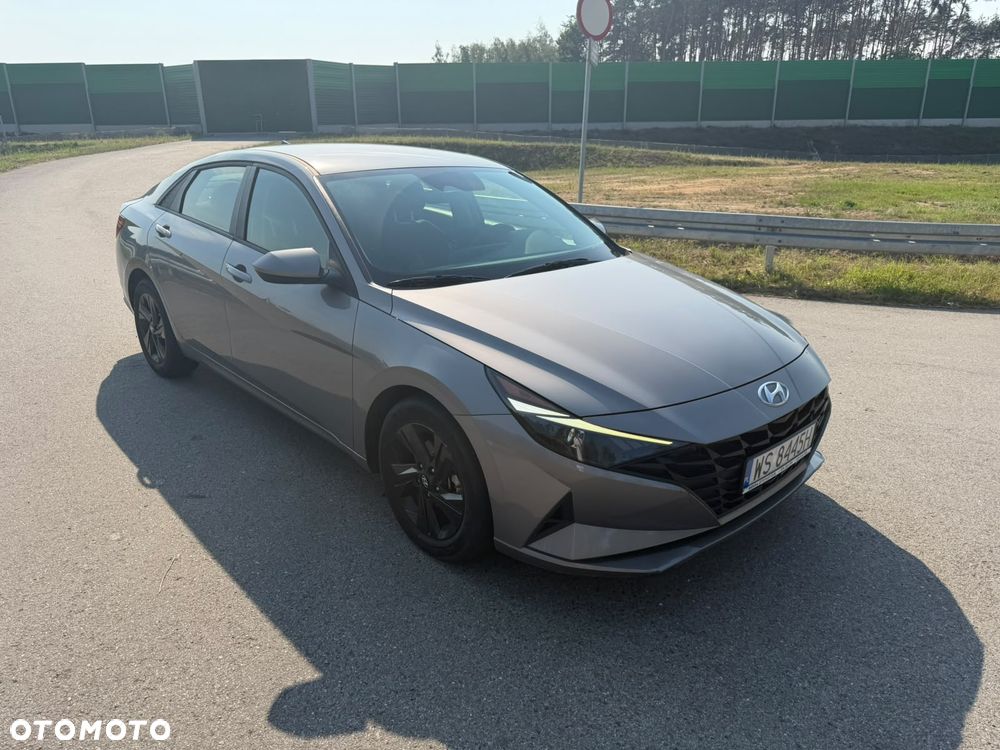 Hyundai Elantra - 8