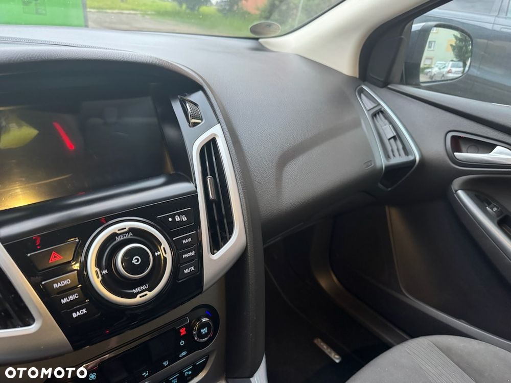 Ford Focus 1.6 EcoBoost Titanium - 9