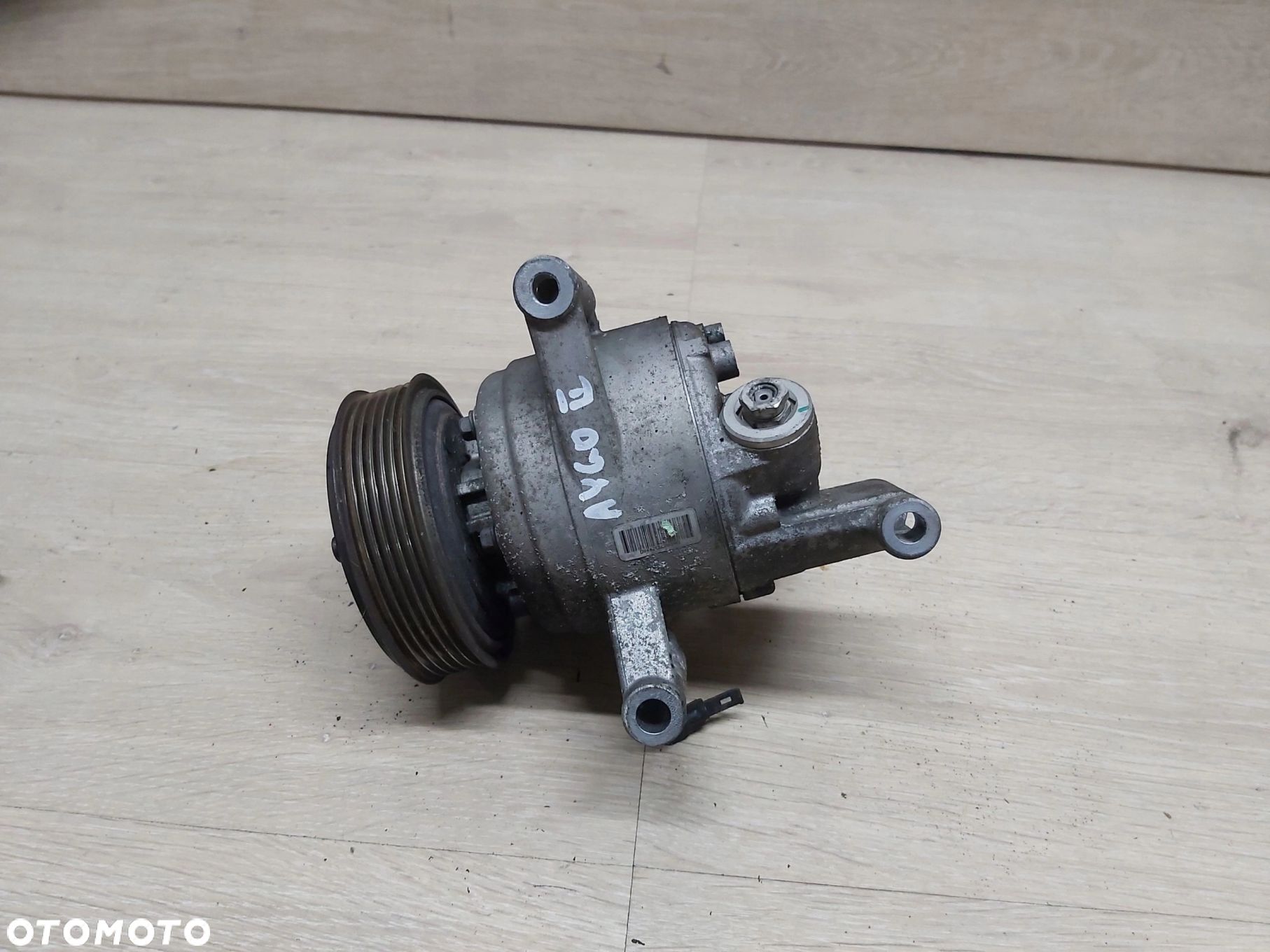 Toyota AYGO II 1,0 sprężarka klimatyzacji 88310-YV010 - 1