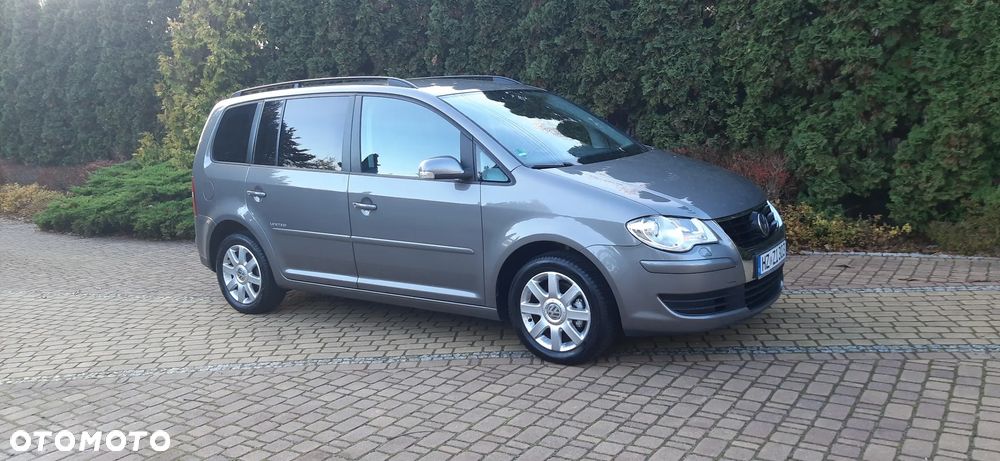 Volkswagen Touran - 17