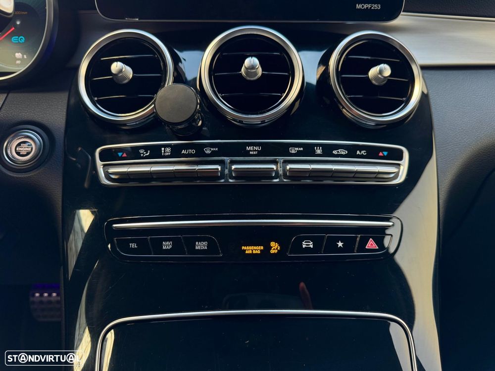 Mercedes-Benz GLC 300 de Coupe 4Matic 9G-TRONIC AMG Line Plus - 39