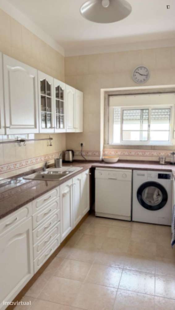 Quarto - localizado em Alvalade Lisbon - Grande imagem: 3/24