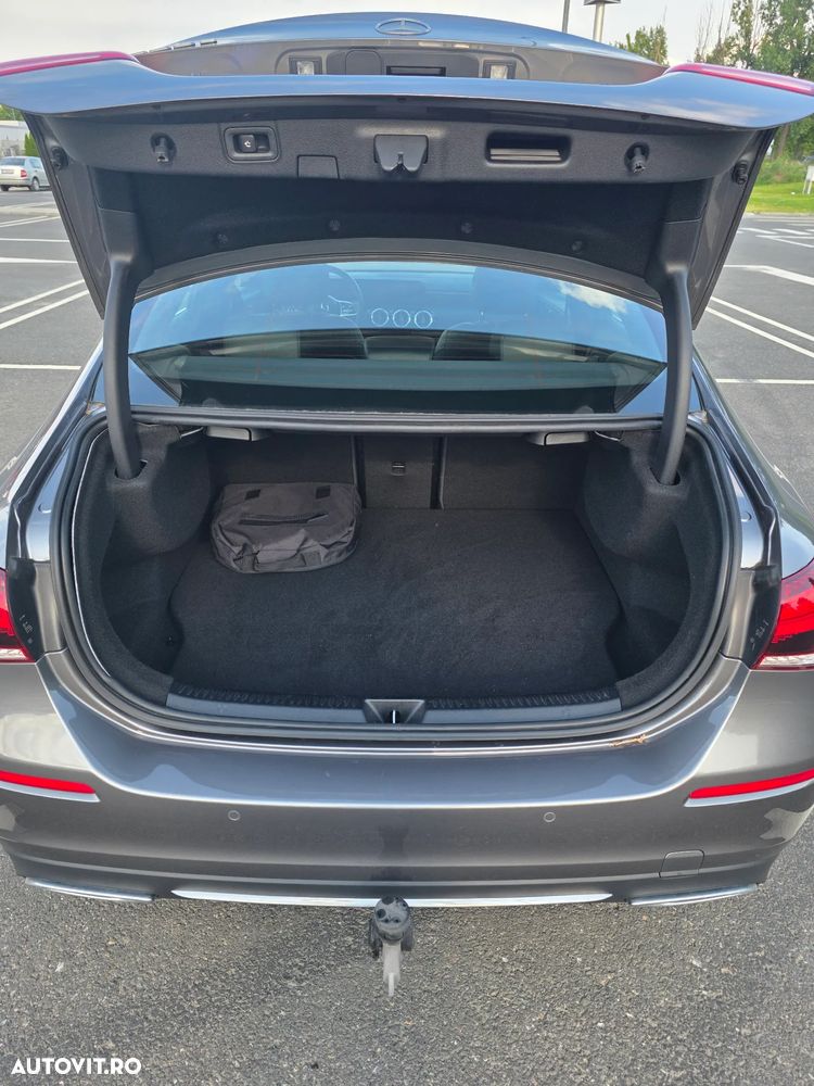 Mercedes-Benz A 250 e Sedan 8G-DCT Edition 2021 - 10