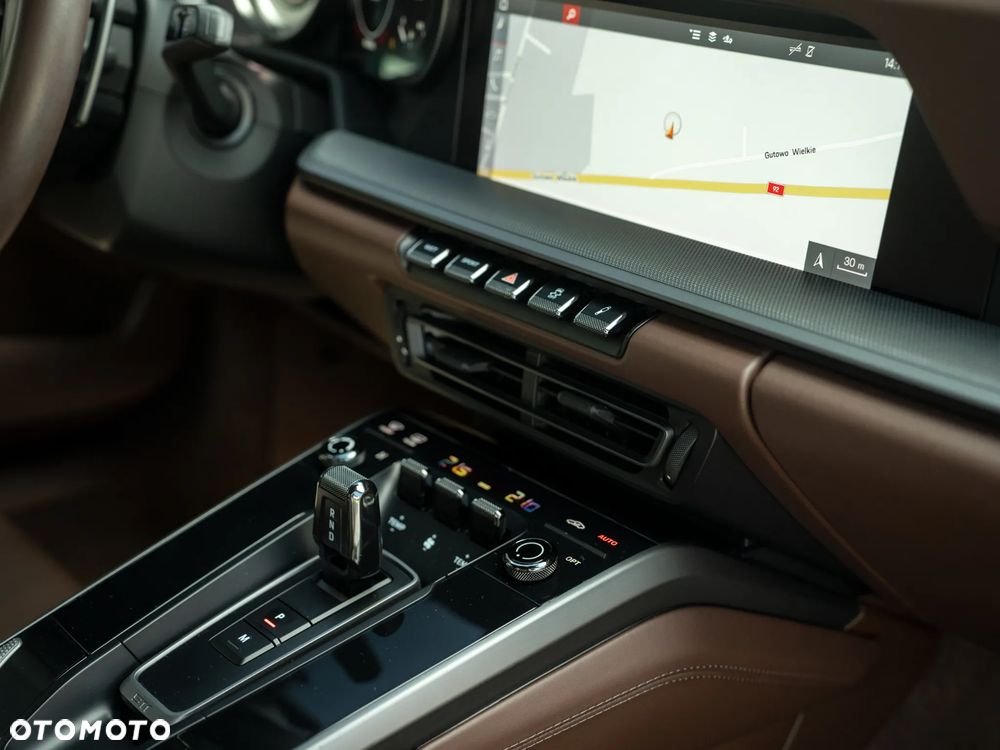 Porsche 911 Carrera 4S - 17