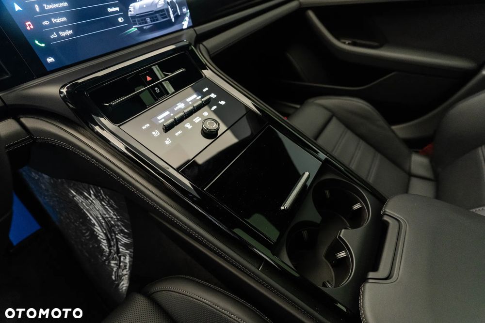 Porsche Panamera 4S E-Hybrid - 22