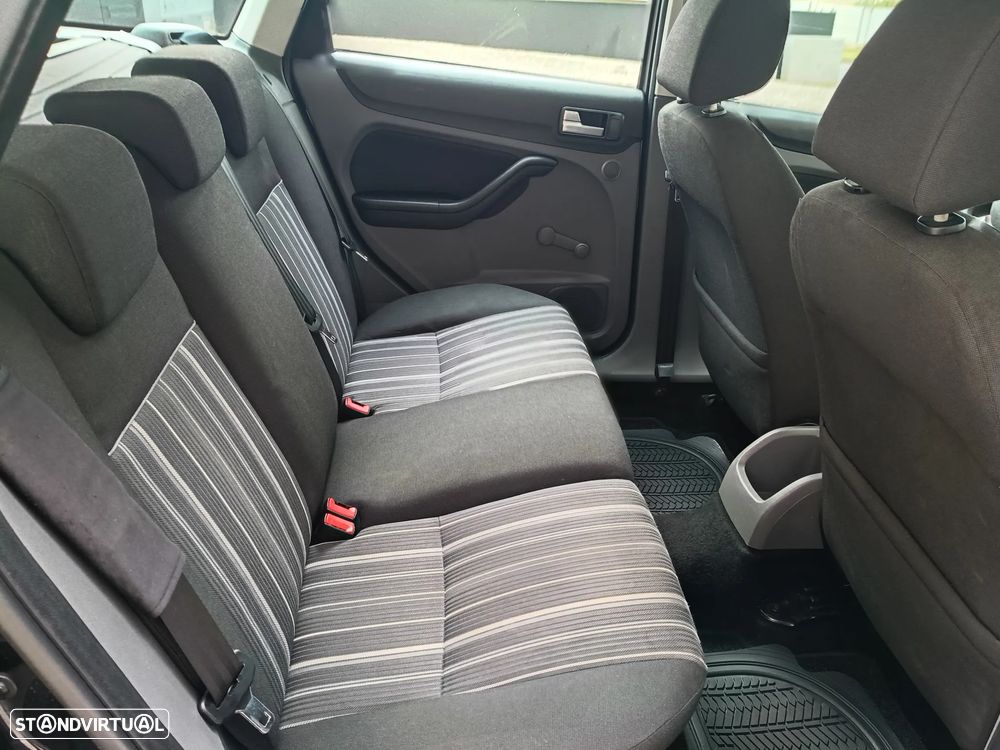 Ford Focus SW 1.6 TDCi Trend - 16