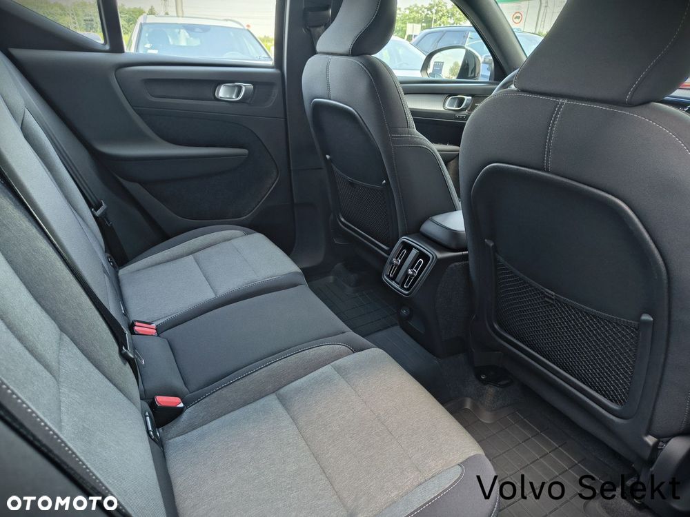 Volvo XC 40 - 25