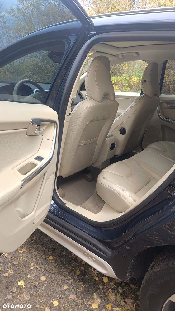 Volvo XC 60 D5 AWD Momentum - 5