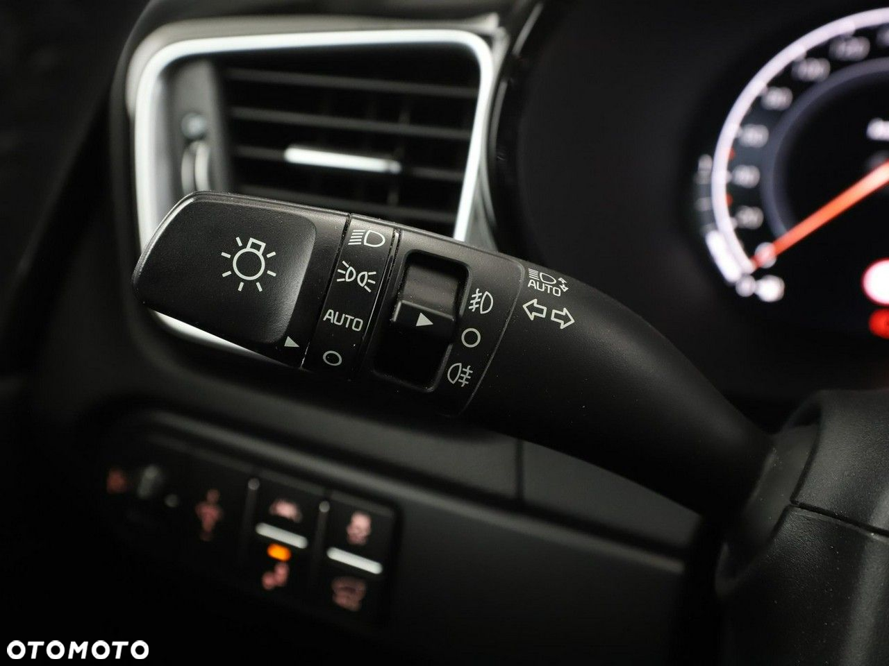 Kia XCeed 1.4 T-GDI OPF JBL SOUND EDITION - 36