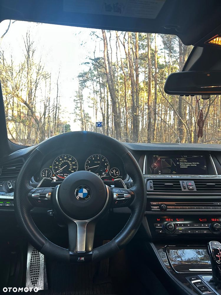 BMW Seria 5 550i - 10
