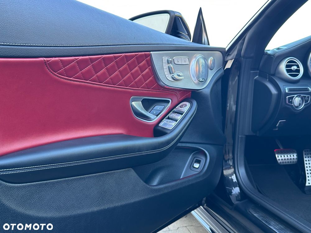 Mercedes-Benz Klasa C 300 9G-TRONIC - 15