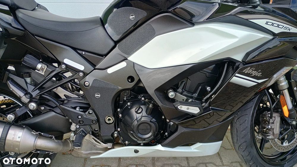Kawasaki Ninja 1000 SX - 7