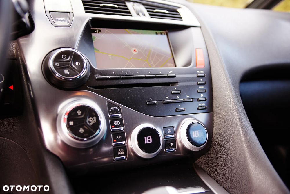 Citroën DS5 Hybrid4 EGS6 SportChic - 15