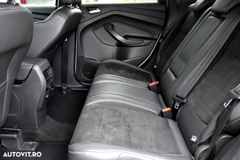 Ford Kuga 2.0 TDCi 4WD Powershift ST-Line - 14