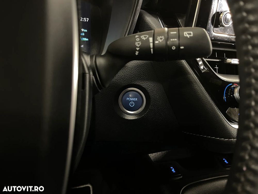 Toyota Corolla 1.8 Hybrid Business Edition - 20