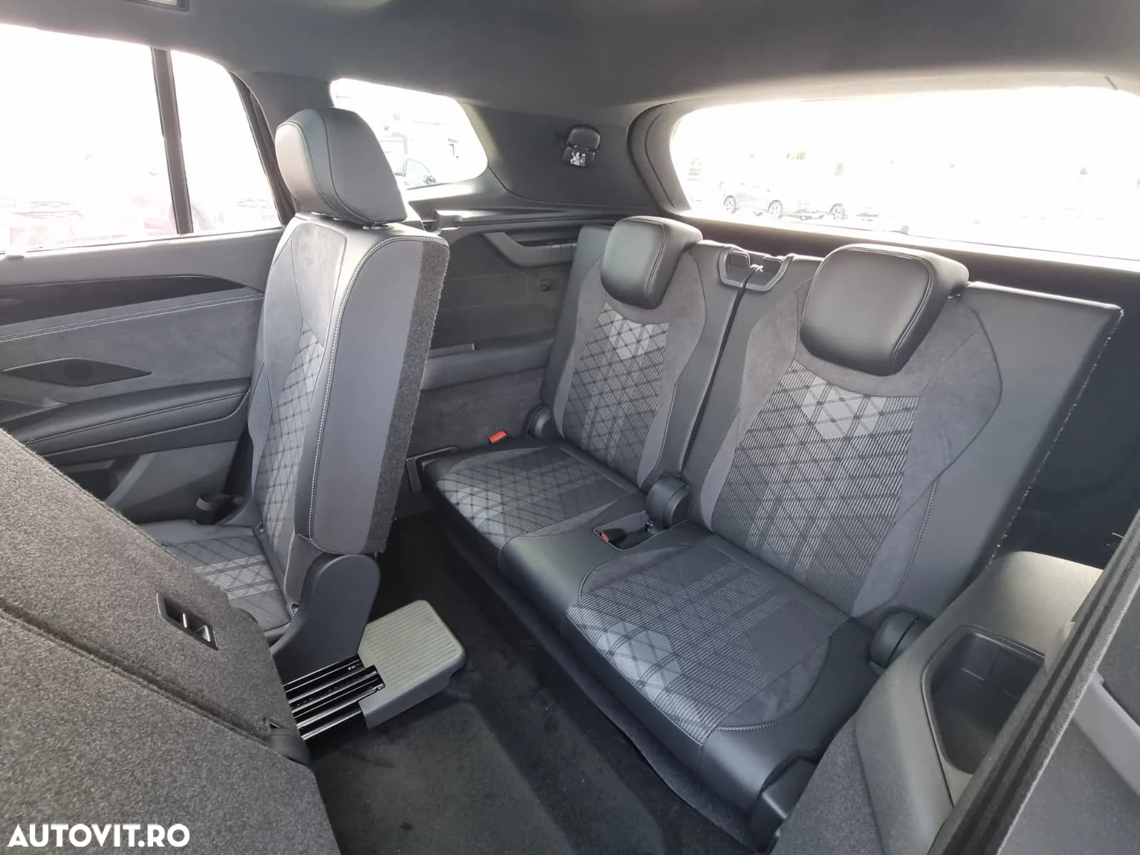 Volkswagen Tayron 2.0 TDI 4Motion DSG R-Line - 14