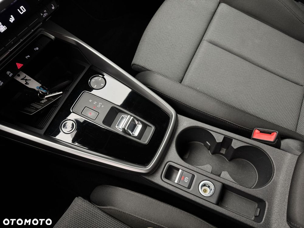 Audi A3 Sportback 35 TFSI mHEV Advanced S tronic - 28