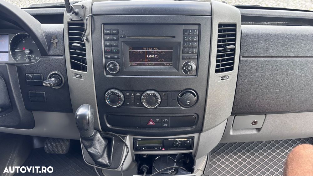 Mercedes-Benz Sprinter - 11