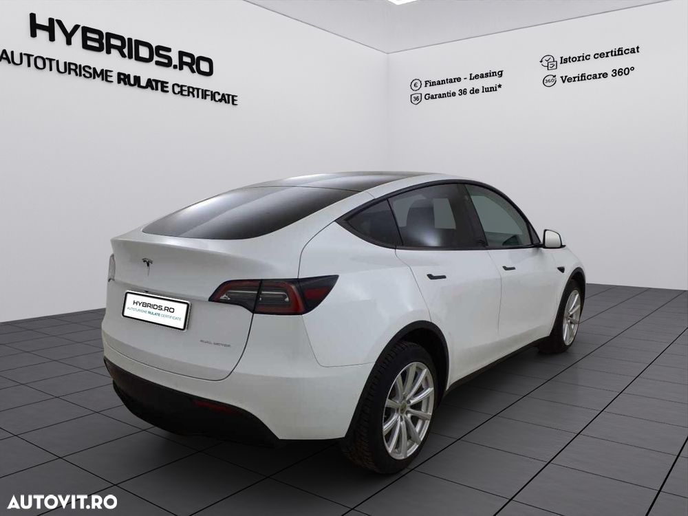Tesla Model Y - 5