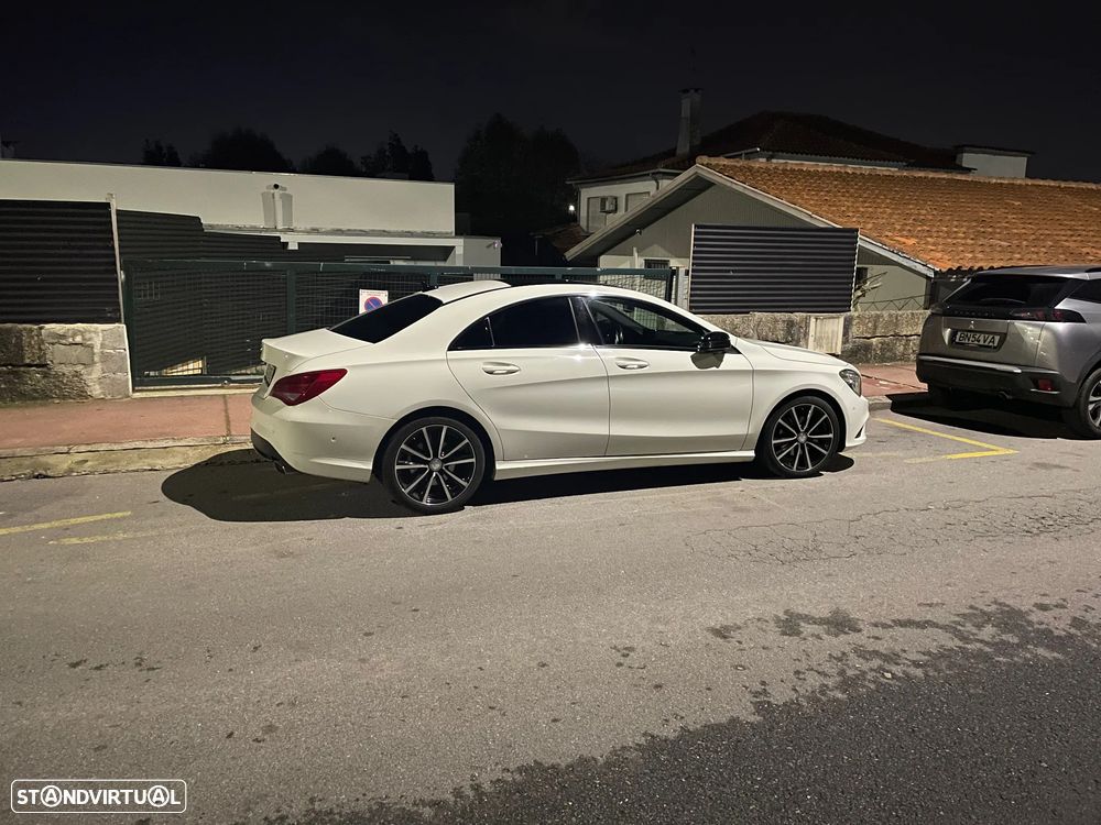 Mercedes-Benz CLA 180 d Urban - 4