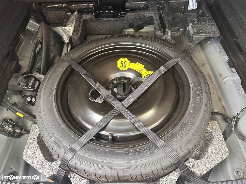 Volvo XC 60 2.0 D4 R-Design Geartronic - 16