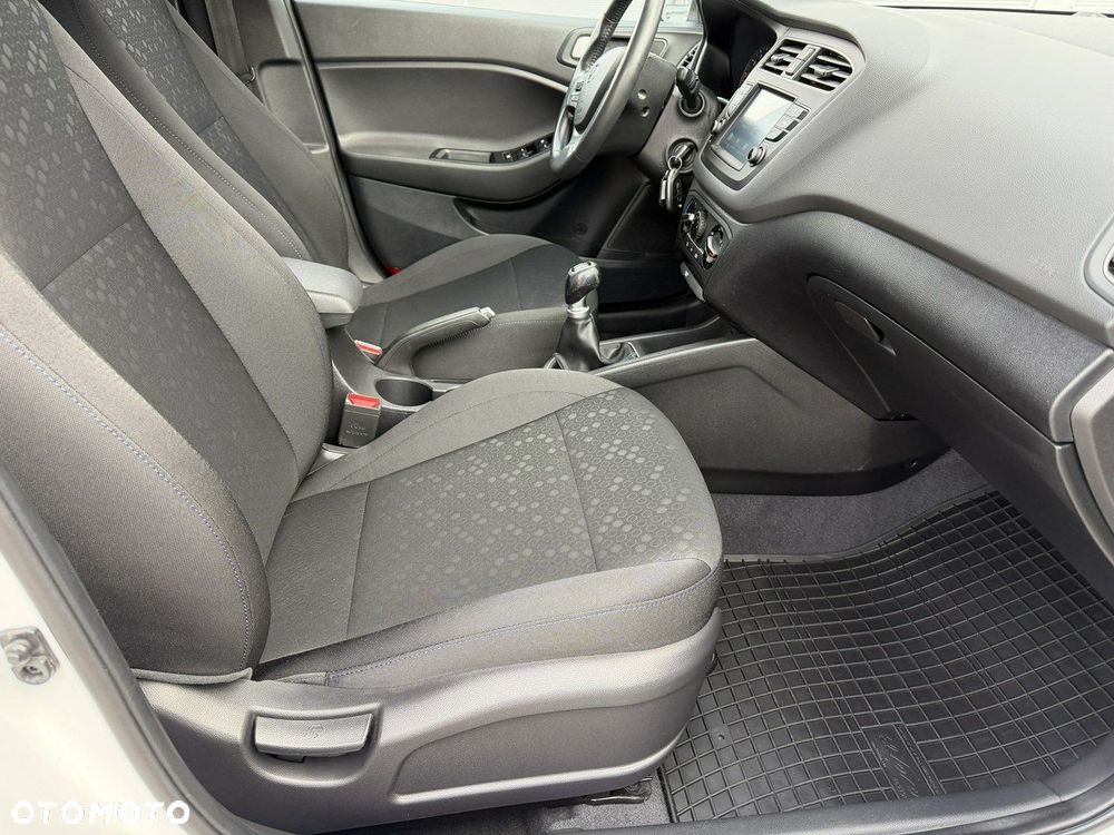 Hyundai i20 blue 1.2 YES!+ - 37