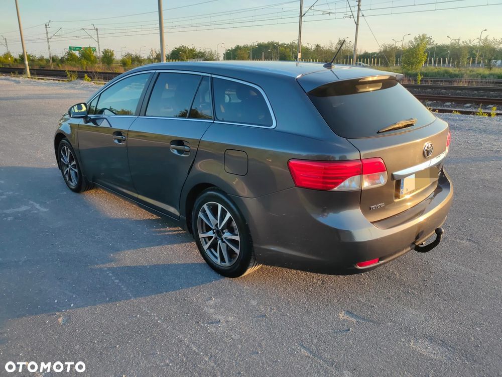 Toyota Avensis 2.0 D-4D Premium - 5