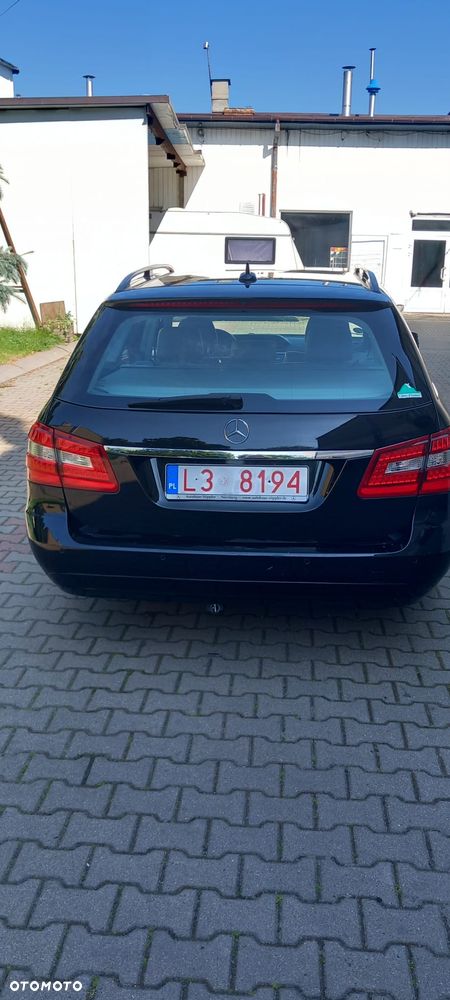 Mercedes-Benz Klasa E 220 CDI DPF BlueEFFICIENCY Automatik Elegance - 2