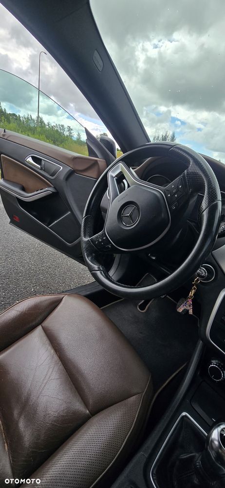 Mercedes-Benz CLA 200 - 14