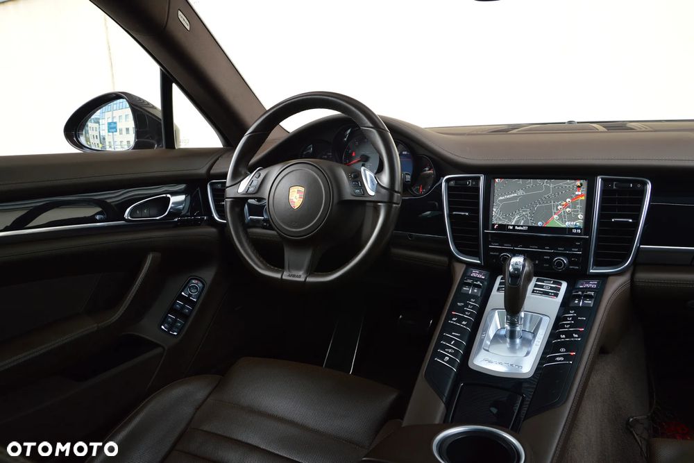 Porsche Panamera 4S - 26